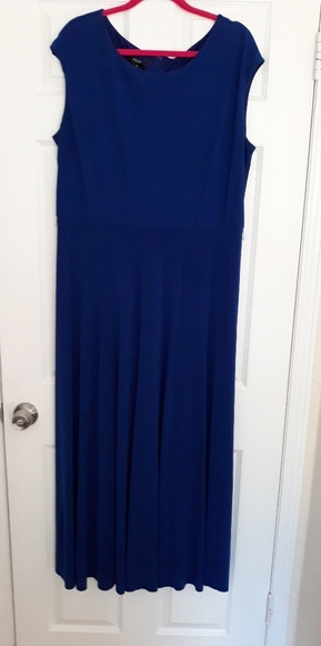 Beautiful Blue Dress - Picture 1 of 4